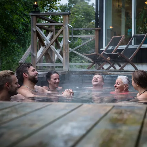 Kvällsspa på Färna Herrgård, Live it