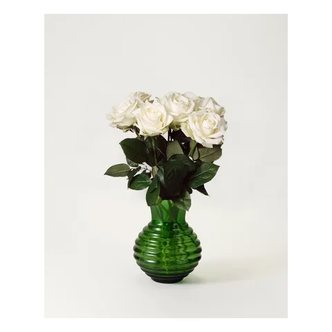 Sju vita rosor, Interflora