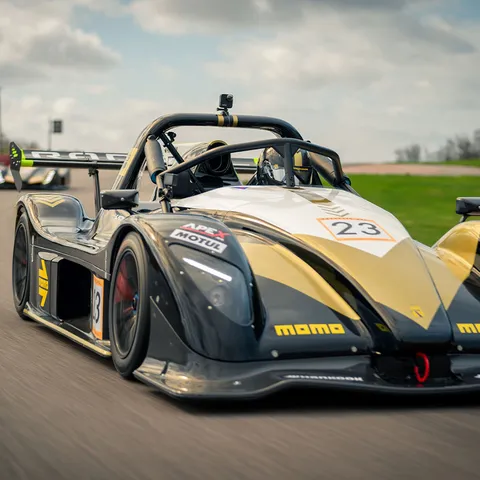 Radical Racing, tre varv, Live it