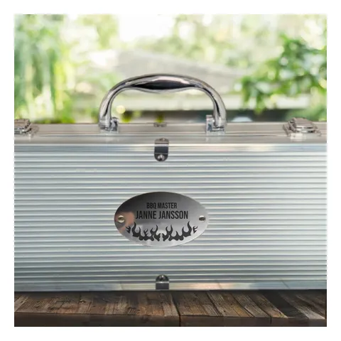 Grillset i aluminiumväska med gravyr