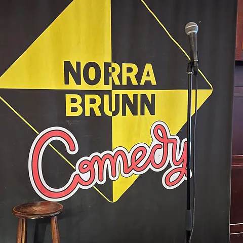 Middag och standup på Norra Brunn för två